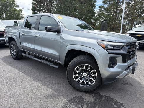 Used 2024 Chevrolet Colorado Z71 w/ Z71 Convenience Package 2 AWD/4WD image 2