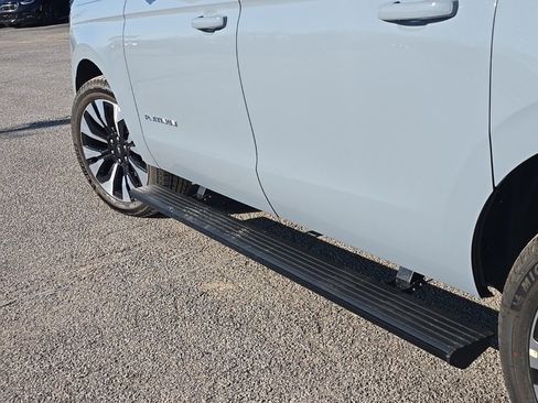 New 2025 Ford Expedition Max Platinum w/ Driver's Package image 11