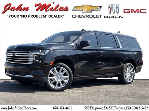Used 2022 Chevrolet Suburban High Country RWD image 1