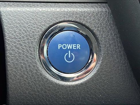 Used 2018 Toyota Camry SE FWD image 26