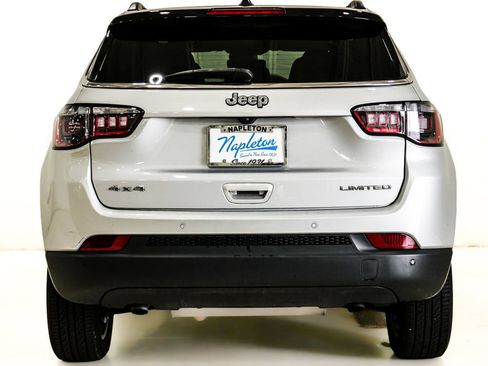 Used 2025 Jeep Compass Limited AWD/4WD image 7