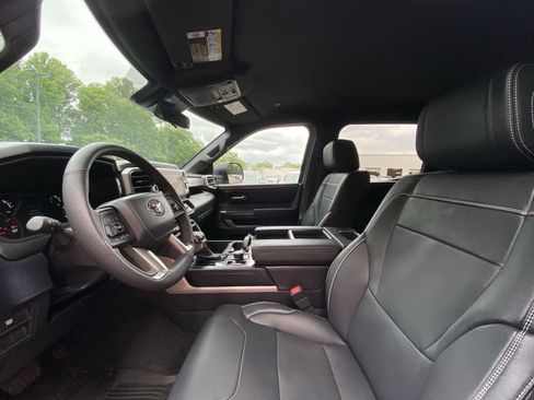 Used 2026 Toyota Tundra SR5 w/ SR5 Premium Package AWD/4WD image 17
