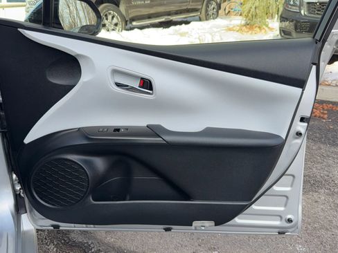 Used 2017 Toyota Prius Two image 16