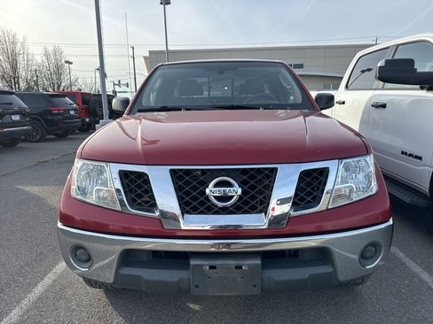 Used 2009 Nissan Frontier SE image 2