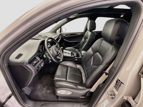 Used 2022 Porsche Macan AWD/4WD image 18