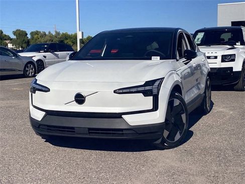 New 2025 Volvo EX30 Plus w/ Protection Package Premier image 3