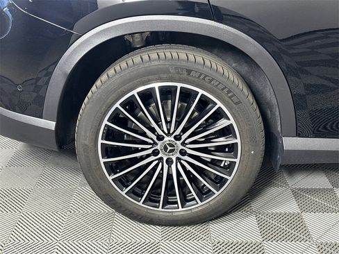 Certified 2025 Mercedes-Benz GLC 300 image 19