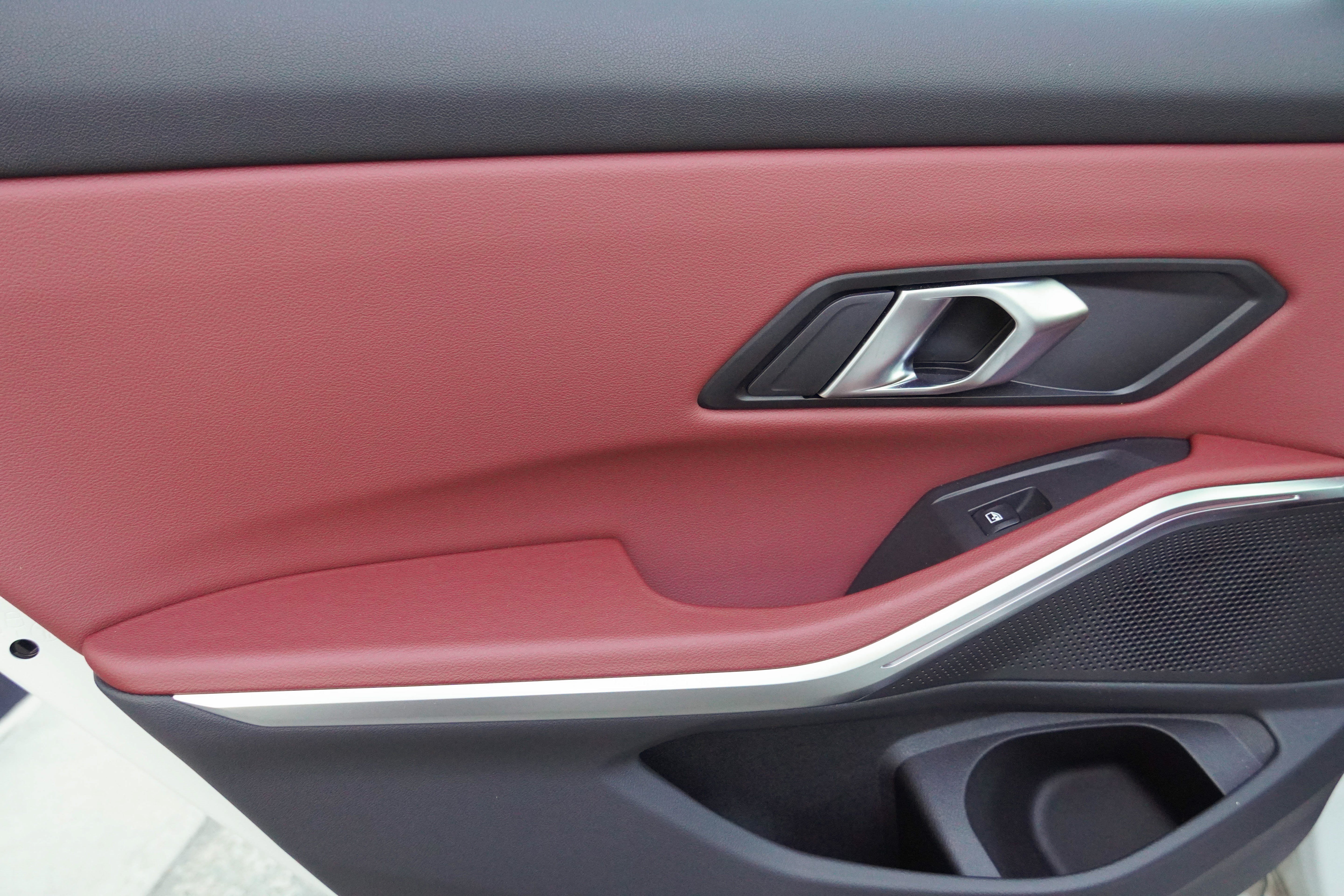 Certified 2025 BMW 330i Sedan RWD image 28