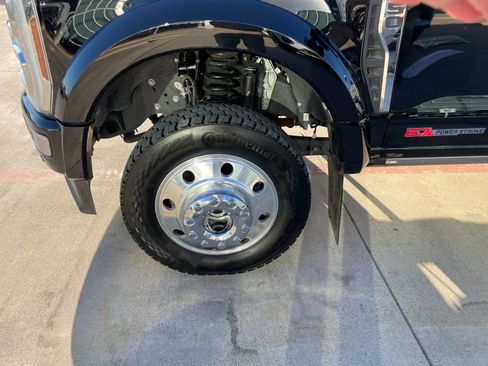 Used 2024 Ford F450 Limited w/ FX4 Off-Road Package image 29