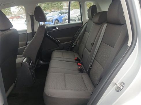 Used 2018 Volkswagen Tiguan Limited w/ Premium Package image 21