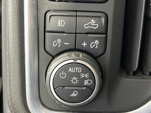 Used 2021 Chevrolet Silverado 1500 High Country w/ Technology Package image 24