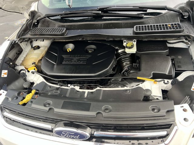 Used 2015 Ford Escape Titanium w/ Equipment Group 301A AWD/4WD image 10