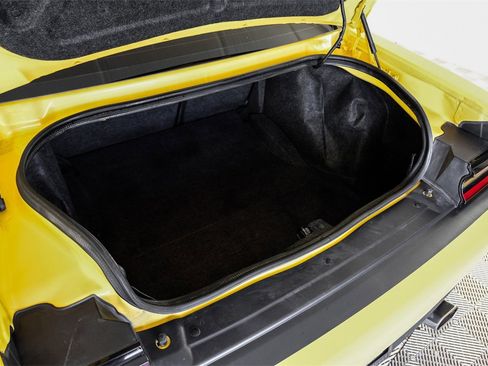 Used 2017 Dodge Challenger R/T image 47