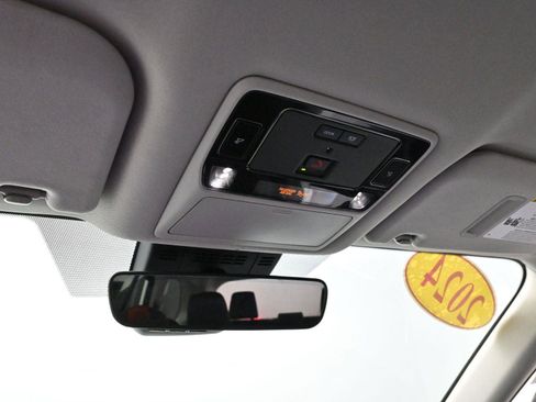 Used 2024 Toyota Grand Highlander XLE image 28