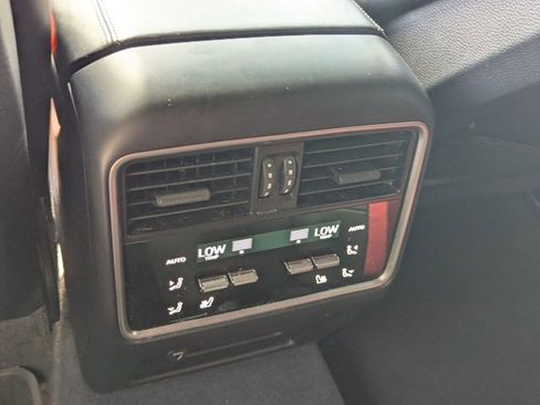 Used 2024 Porsche Cayenne S image 15