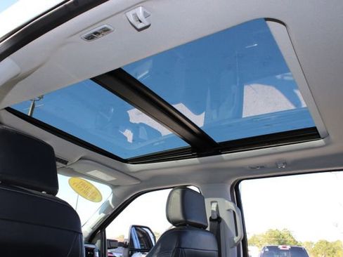 Used 2023 Ford F450 Lariat image 25