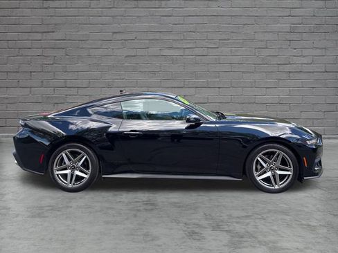 Used 2024 Ford Mustang Coupe RWD image 8