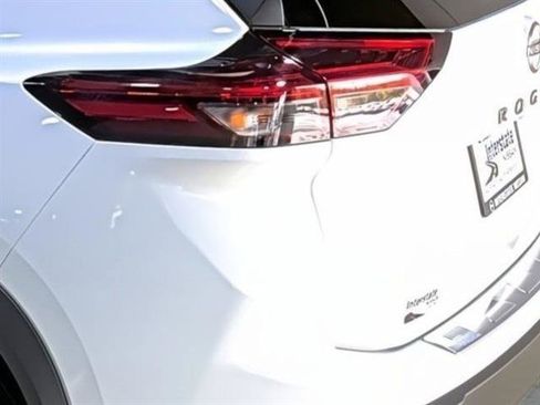 Used 2025 Nissan Rogue SV AWD/4WD image 10