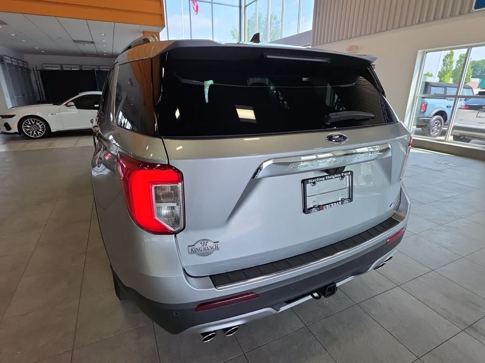 Used 2024 Ford Explorer King Ranch w/ Technology Package AWD/4WD image 12