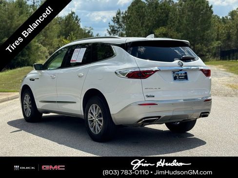 Used 2023 Buick Enclave Essence image 11