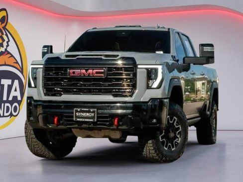 Used 2025 GMC Sierra 2500 AT4X AWD/4WD image 2