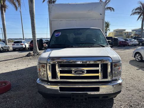 Used 2019 Ford E-350 and Econoline 350 Super Duty w/ Power Windows & Locks Group image 2
