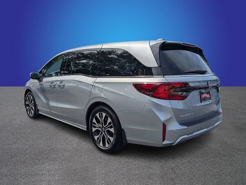 Used 2025 Honda Odyssey Elite image 3