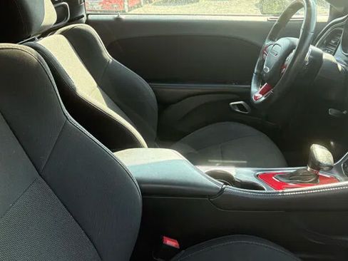 Used 2015 Dodge Challenger R/T RWD image 5