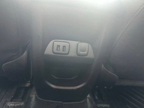 Used 2016 Chevrolet Colorado LT w/ Midnight Edition AWD/4WD image 16