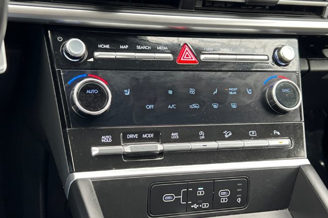 Used 2025 Hyundai Santa Fe SEL AWD/4WD image 25