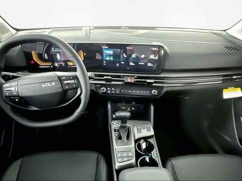 New 2026 Kia Sportage EX w/ EX Panorama Roof Package image 6