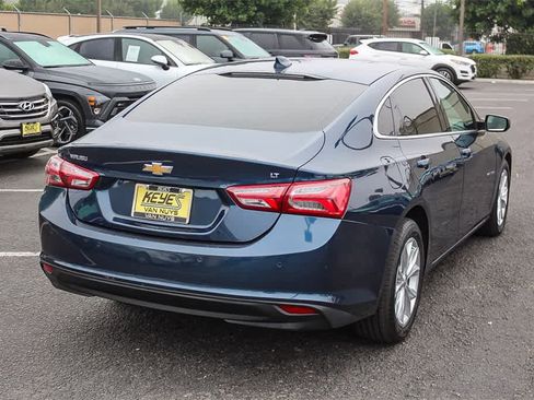 Used 2019 Chevrolet Malibu LT w/ Driver Confidence Package image 4