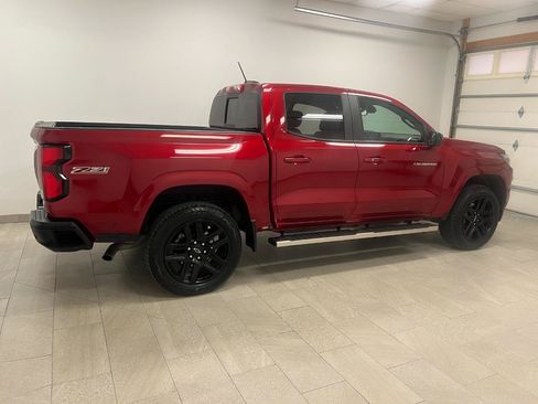 Used 2025 Chevrolet Colorado Z71 w/ Technology Package AWD/4WD image 5