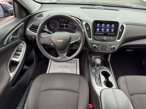 Used 2021 Chevrolet Malibu LT FWD image 12