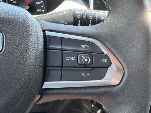 Used 2025 Jeep Compass Latitude AWD/4WD image 20