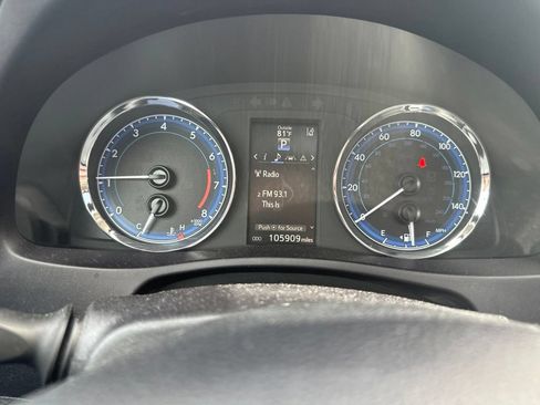 Used 2018 Toyota Corolla SE w/ SE Premium Package FWD image 12
