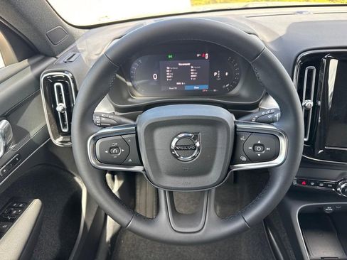 New 2026 Volvo XC40 B5 Core w/ Climate Package AWD/4WD image 11