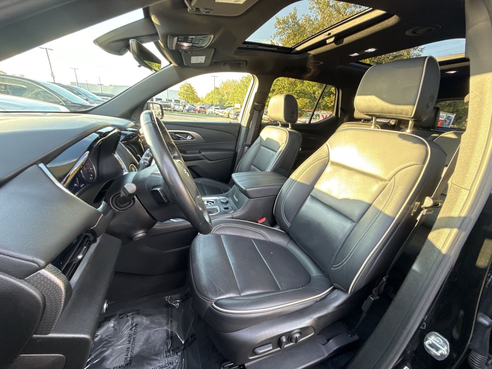 Used 2023 Chevrolet Traverse Premier w/ Redline Edition AWD/4WD image 14