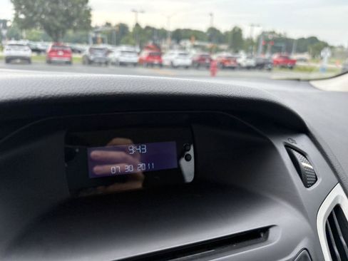 Used 2012 Ford Focus SE FWD image 9