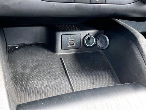 Certified 2025 Ford Escape ST-Line FWD image 31