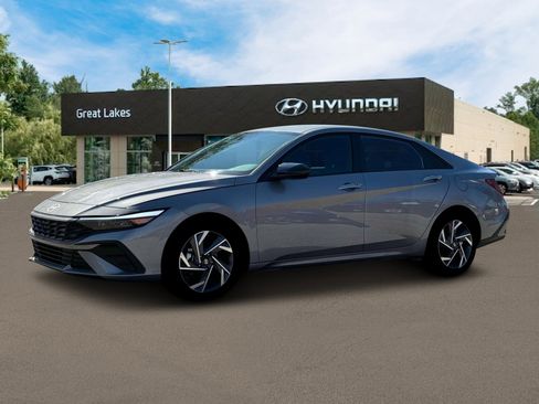 New 2025 Hyundai Elantra SEL image 2
