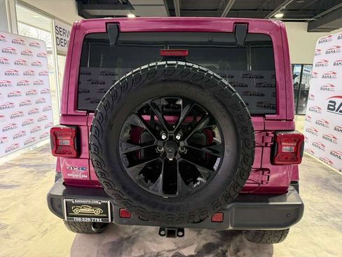 Used 2021 Jeep Wrangler Unlimited Sahara w/ Cold Weather Group AWD/4WD image 11