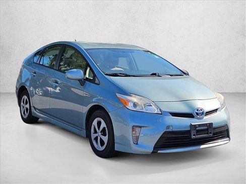 Used 2014 Toyota Prius Three FWD image 3