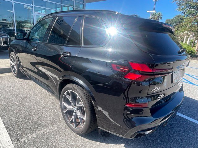 Used 2024 BMW X5 xDrive40i w/ M Sport Package AWD/4WD image 4