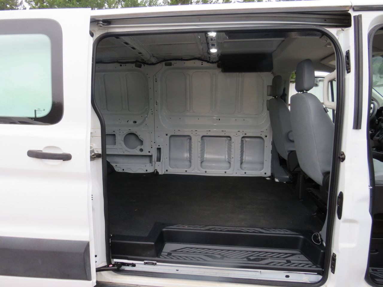 Used 2019 Ford Transit 250 148 Low Roof RWD image 32