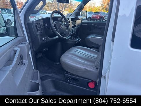Used 2018 GMC Savana 2500 LS image 15