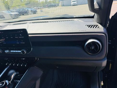 Used 2023 Chevrolet Colorado Z71 image 29