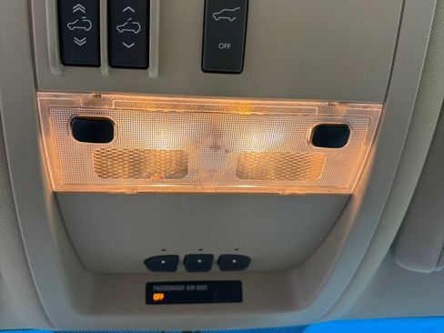 Used 2011 Cadillac Escalade Premium AWD/4WD image 51