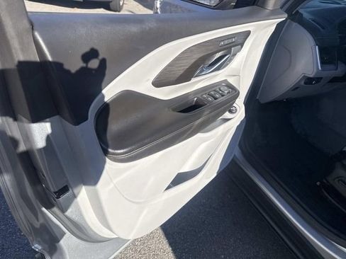 Used 2023 GMC Terrain SLT image 20