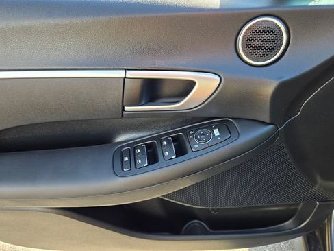 Used 2025 Hyundai Sonata SE FWD image 17